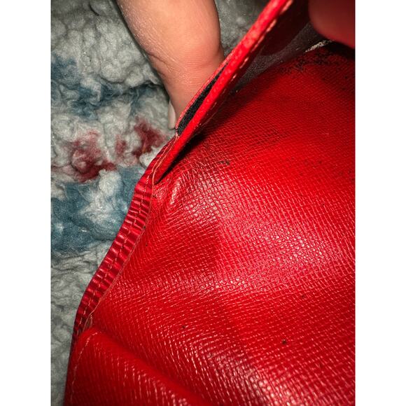 LOUIS VUITTON | Epi Leather Porte Trésor International Wallet Red Textured - Picture 13 of 13